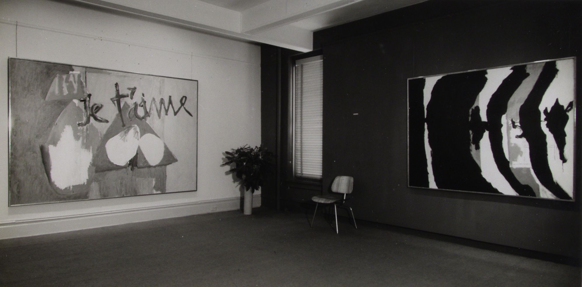 Installation view of Robert Motherwell at the Sidney Janis Gallery, New York, May 1957. From left to right: Je t’aime IV and Wall Painting No. III