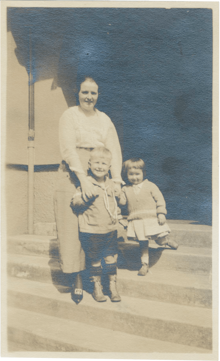 Robert Motherwell with his mother and sister, 1919