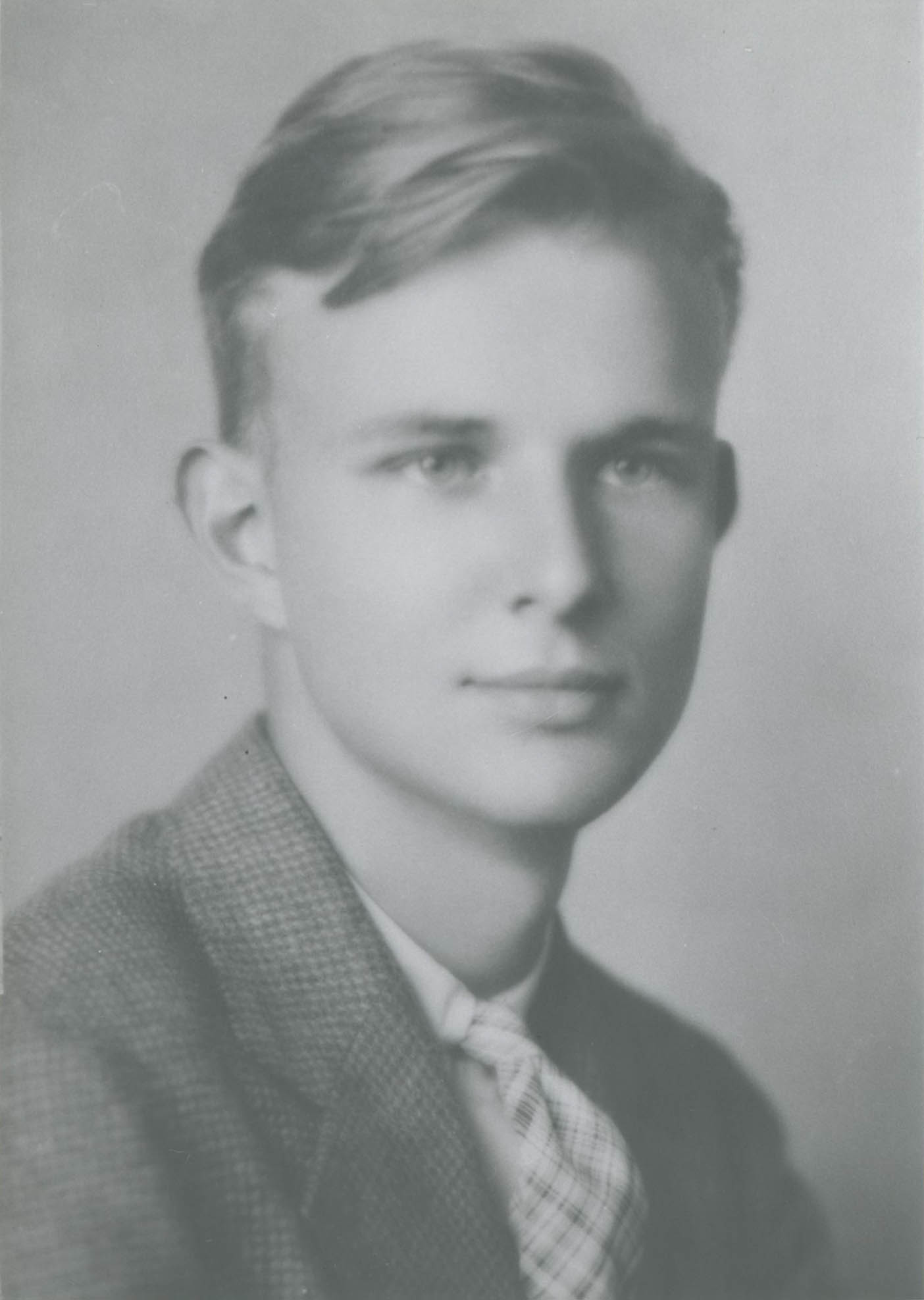 A portrait of Robert Motherwell at age 20 in 1935