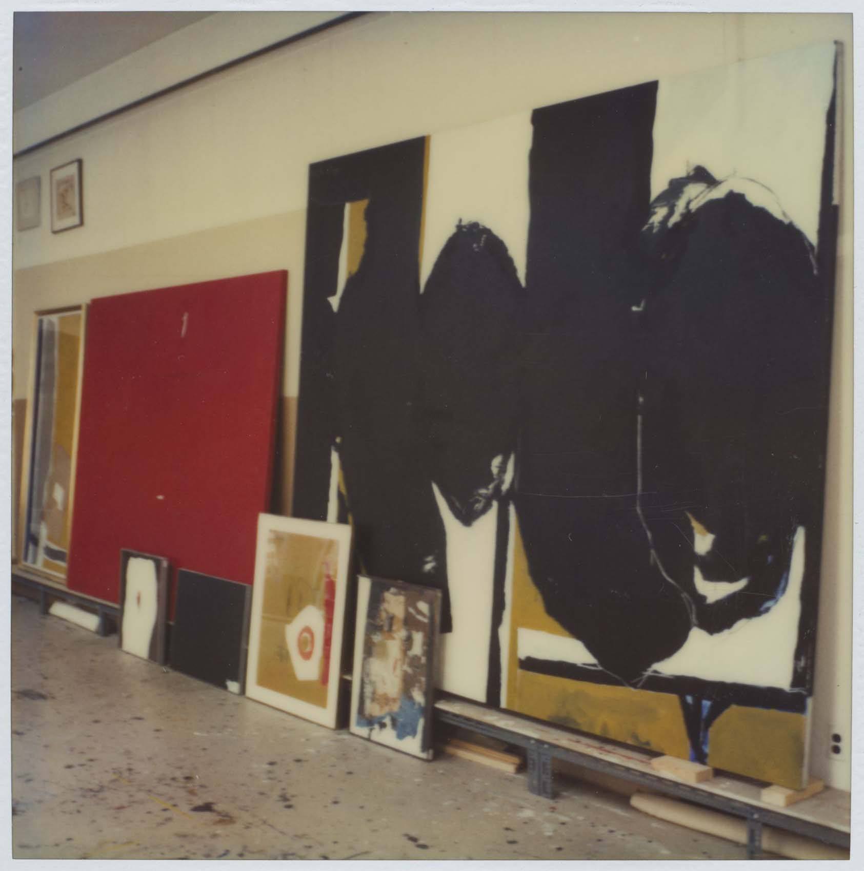 Motherwell’s Greenwich studio showing selections of work intended for the “Motherwell Room” at the Bayerische Staatsgemäldsammlungen, Munich, 1982