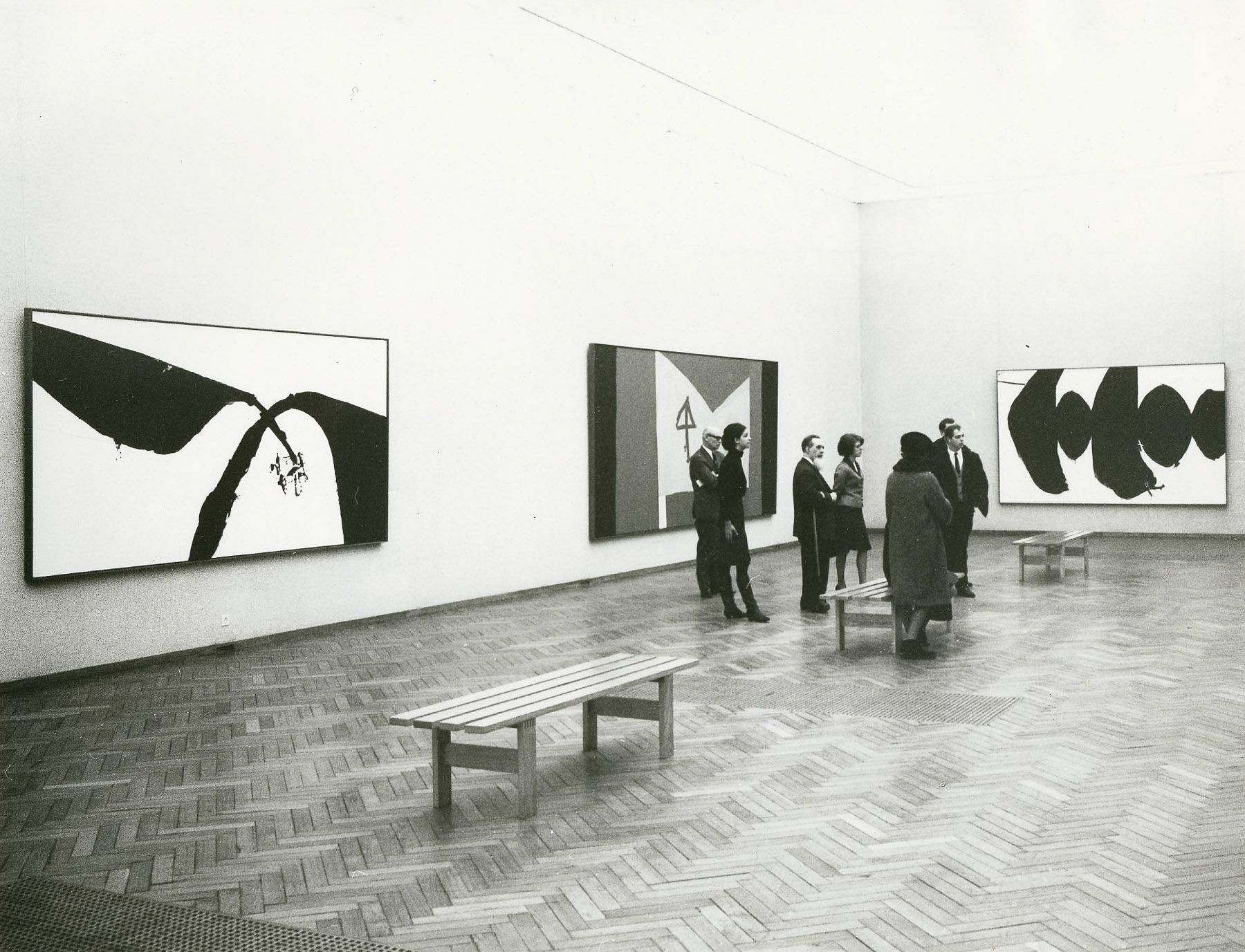 Motherwell’s 1965 retrospective installed at the Stedelijk Museum