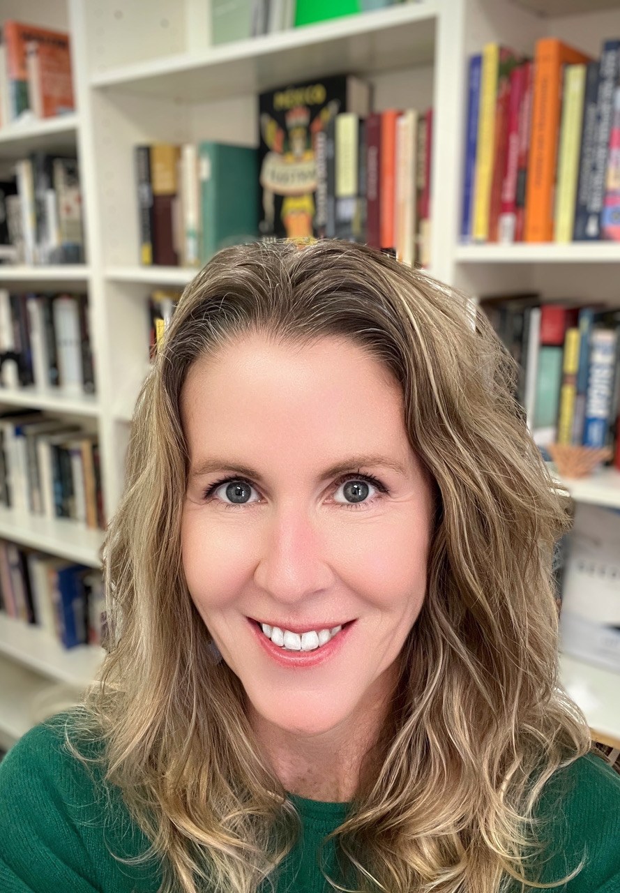 Nikki Moore Headshot